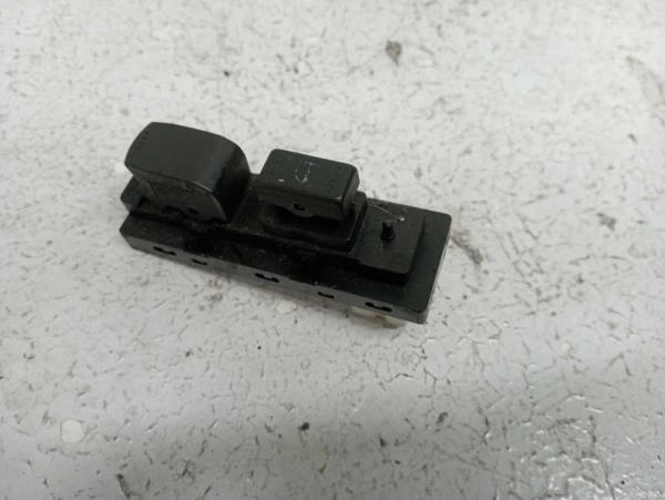 BOUTON LEVE VITRE SUZUKI ALTO/ NISSAN PIXO - Vue 1